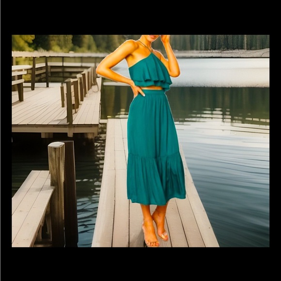 Vintage Style Skirt Set Green Frill Halter Neck Ruffle Design & Midi Maxi Skirt - Picture 7 of 16